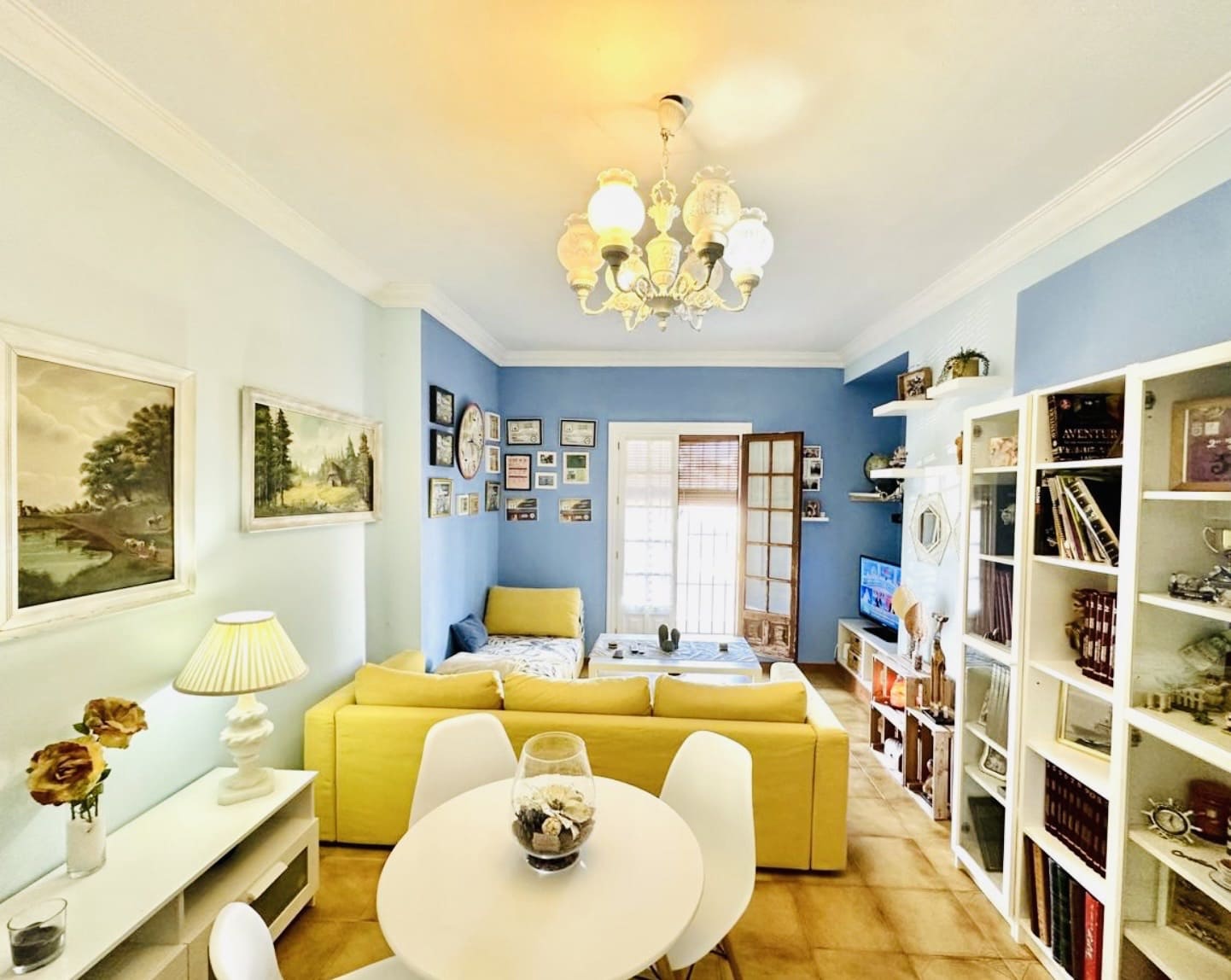 4 bedroom Villa for sale in Fuente de Piedra - € 180,000 (Ref: 9699223)