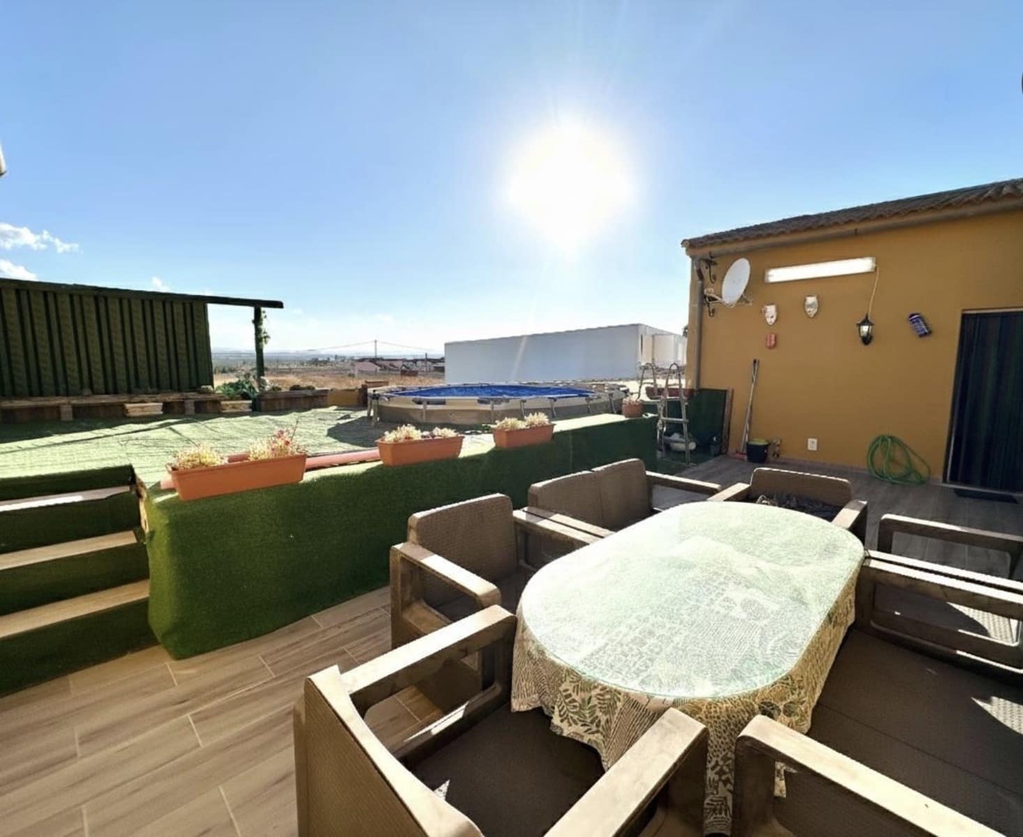 4 bedroom Villa for sale in Fuente de Piedra - € 180,000 (Ref: 9699223)