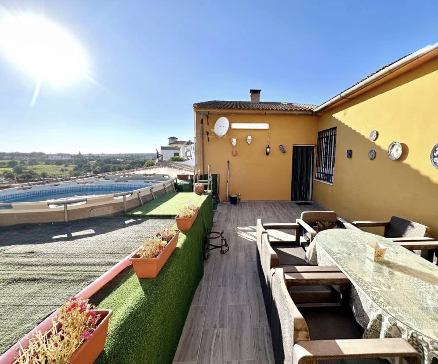 4 bedroom Villa for sale in Fuente de Piedra - € 180,000 (Ref: 9699223)