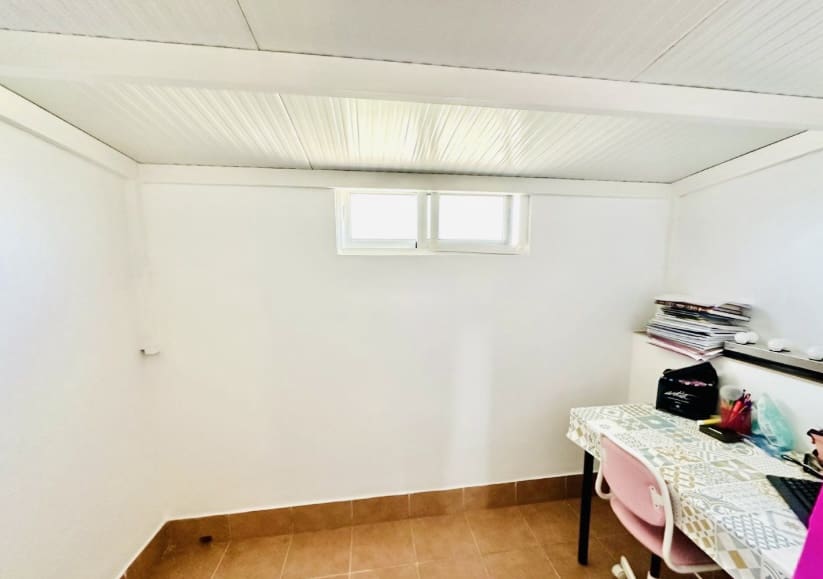 4 bedroom Villa for sale in Sierra de Yeguas with garage - € 165,000 (Ref: 9700167)