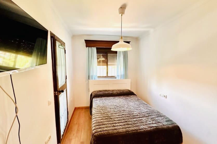 4 bedroom Villa for sale in Sierra de Yeguas with garage - € 165,000 (Ref: 9700167)