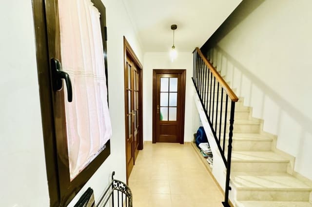 4 sypialnia Willa na sprzedaż w Sierra de Yeguas z garażem - 165 000 € (Ref: 9700167)