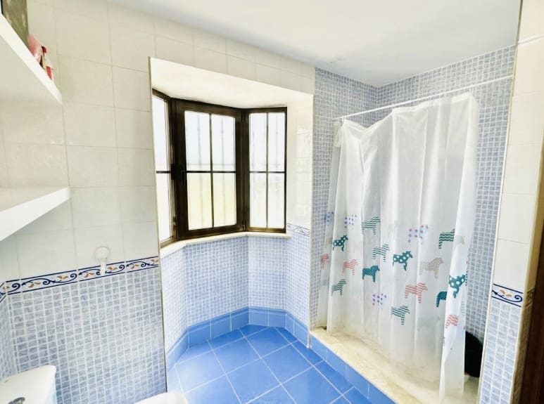 4 bedroom Villa for sale in Sierra de Yeguas with garage - € 165,000 (Ref: 9700167)