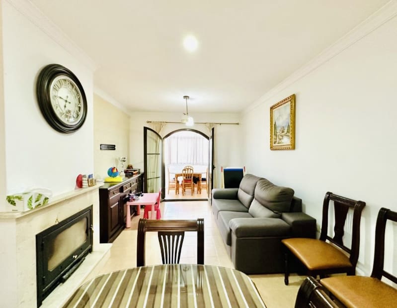 4 bedroom Villa for sale in Sierra de Yeguas with garage - € 165,000 (Ref: 9700167)