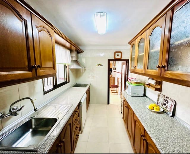 3 bedroom Townhouse for sale in La Roda de Andalucia - € 115,000 (Ref: 9713380)