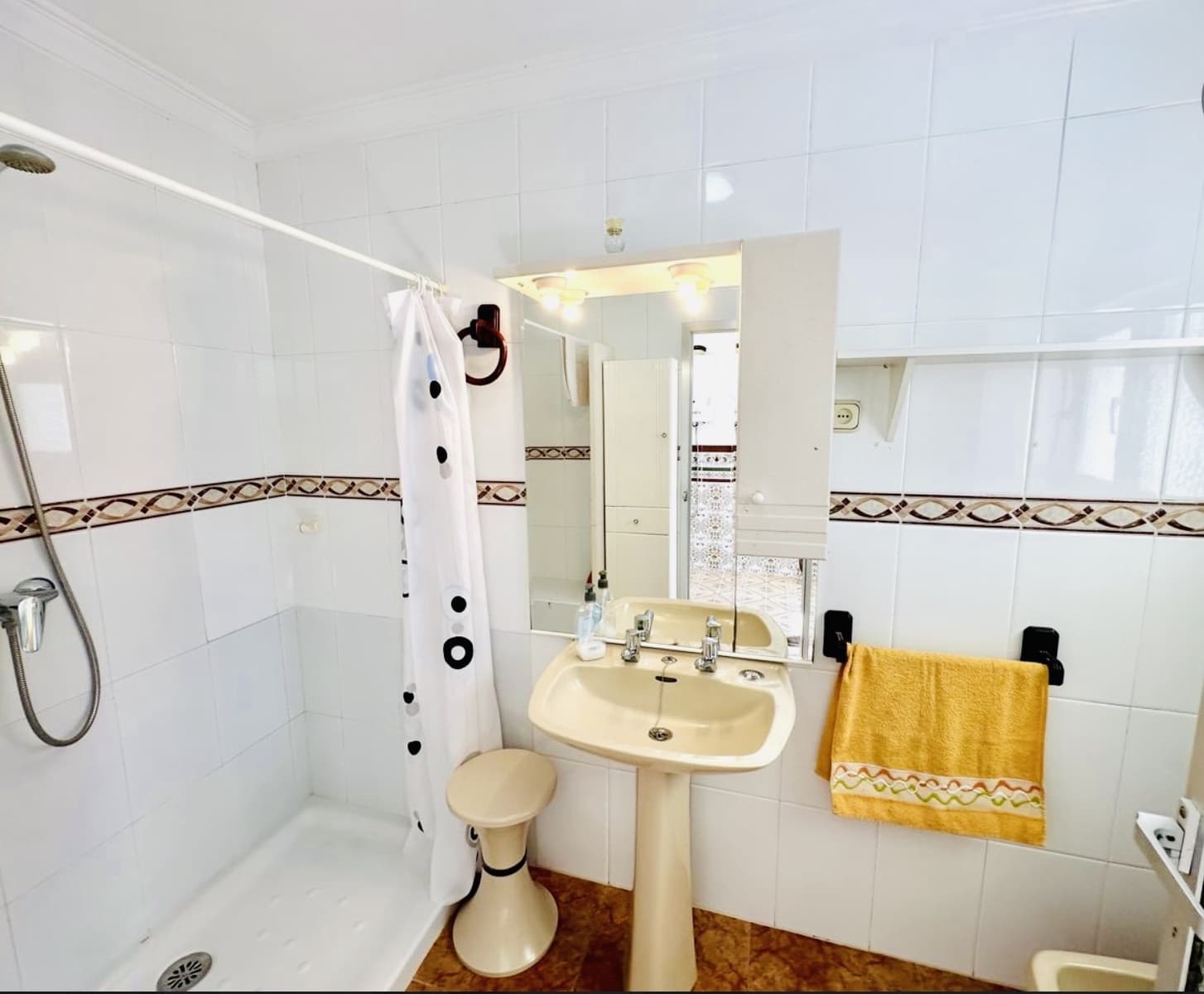 3 bedroom Townhouse for sale in La Roda de Andalucia - € 115,000 (Ref: 9713380)