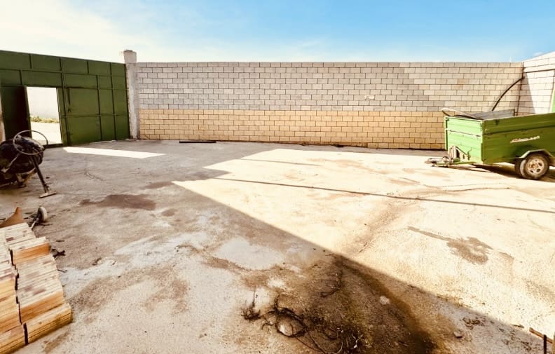 Commercial for sale in Sierra de Yeguas - € 59,000 (Ref: 9720414)