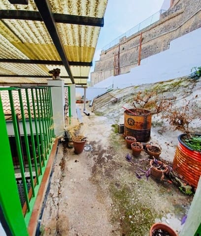 4 soveværelse Byhus til salg i Iznájar - € 114.900 (Ref: 9812452)
