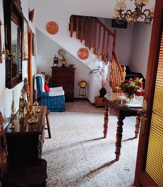 4 soveværelse Byhus til salg i Iznajar - € 114.900 (Ref: 9812452)