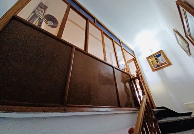 4 soveværelse Byhus til salg i Iznájar - € 114.900 (Ref: 9812452)