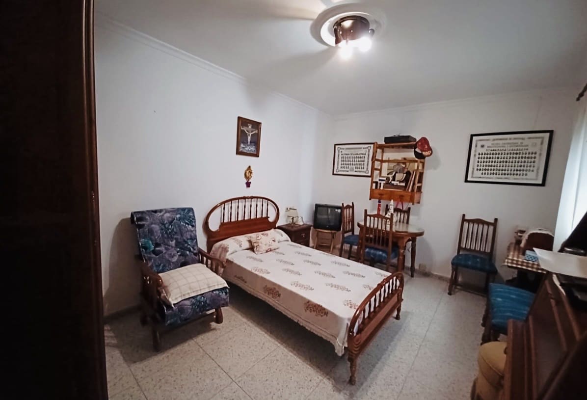 4 soveværelse Byhus til salg i Iznajar - € 114.900 (Ref: 9812452)