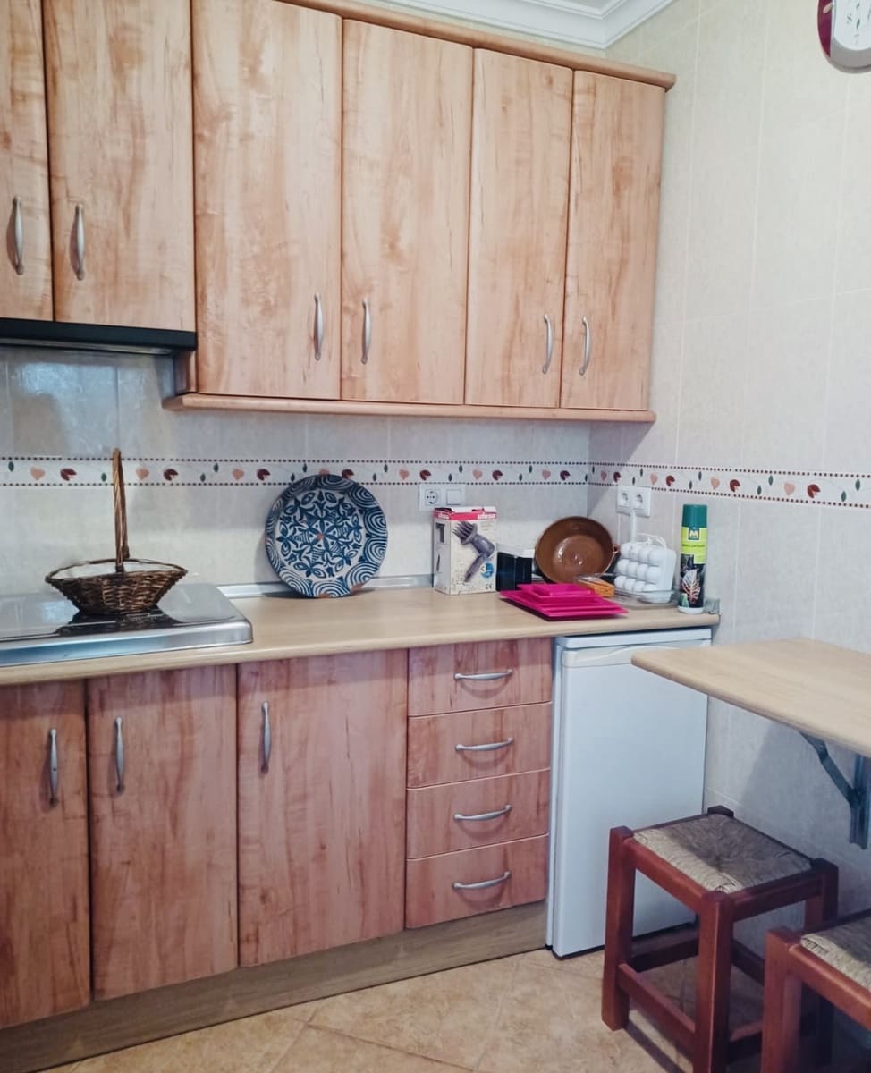 4 soveværelse Byhus til salg i Iznajar - € 114.900 (Ref: 9812452)