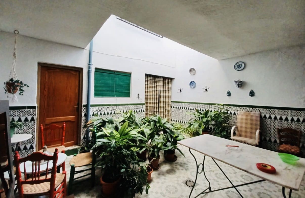 4 soveværelse Byhus til salg i Iznajar - € 114.900 (Ref: 9812452)