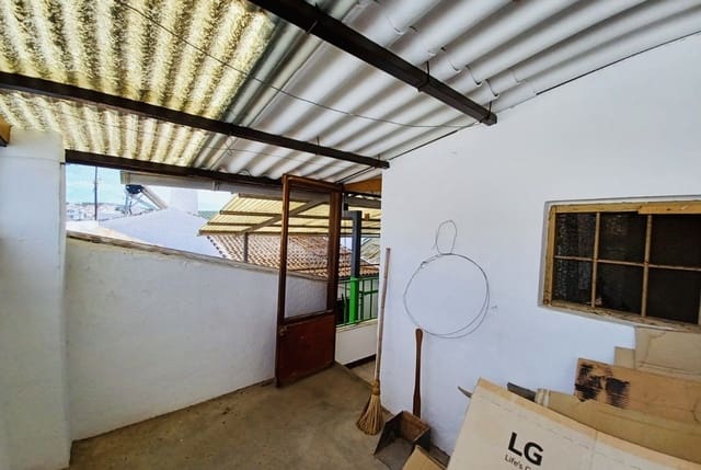 4 soveværelse Byhus til salg i Iznájar - € 114.900 (Ref: 9812452)