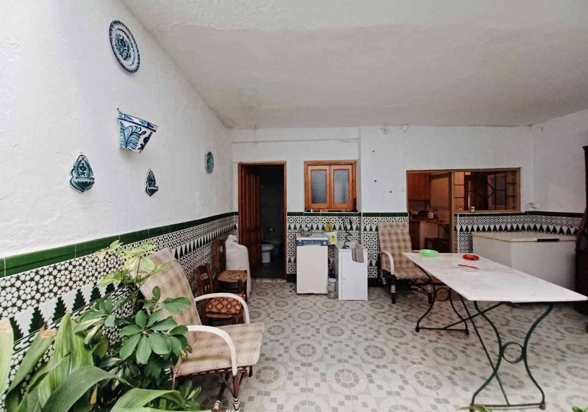 4 soveværelse Byhus til salg i Iznajar - € 114.900 (Ref: 9812452)