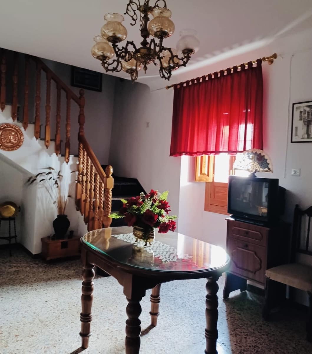 4 soveværelse Byhus til salg i Iznajar - € 114.900 (Ref: 9812452)