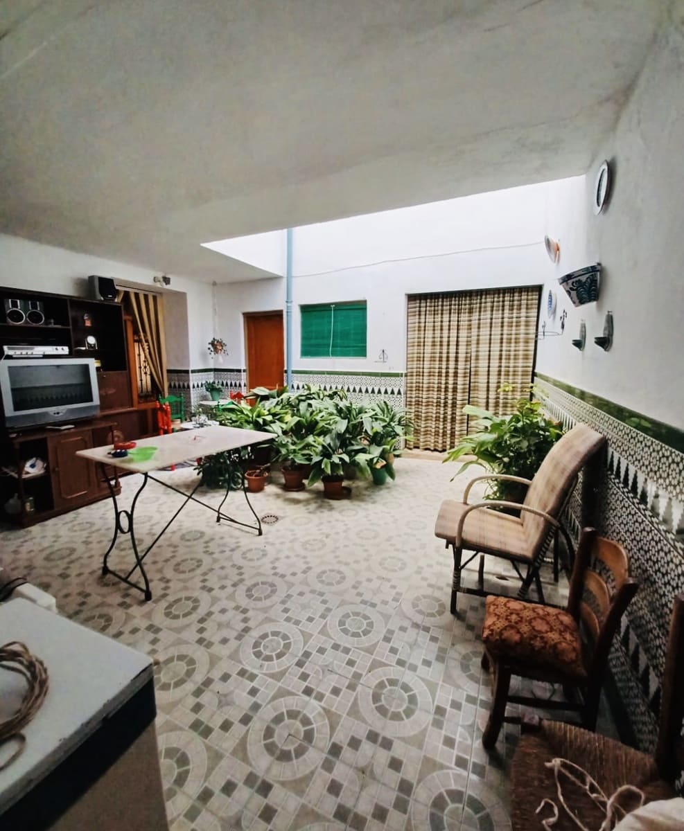 4 soveværelse Byhus til salg i Iznajar - € 114.900 (Ref: 9812452)