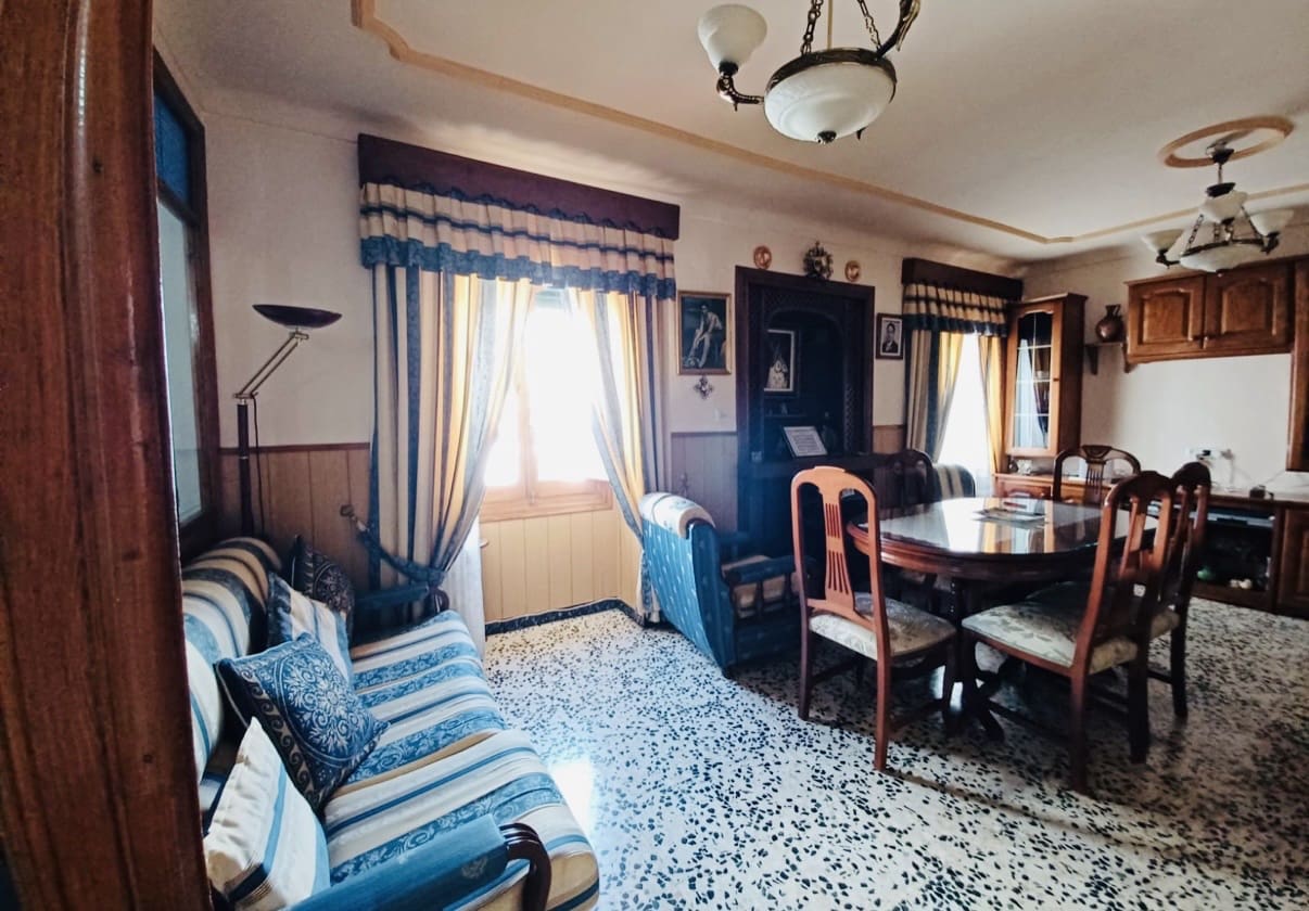 4 soveværelse Byhus til salg i Iznajar - € 114.900 (Ref: 9812452)