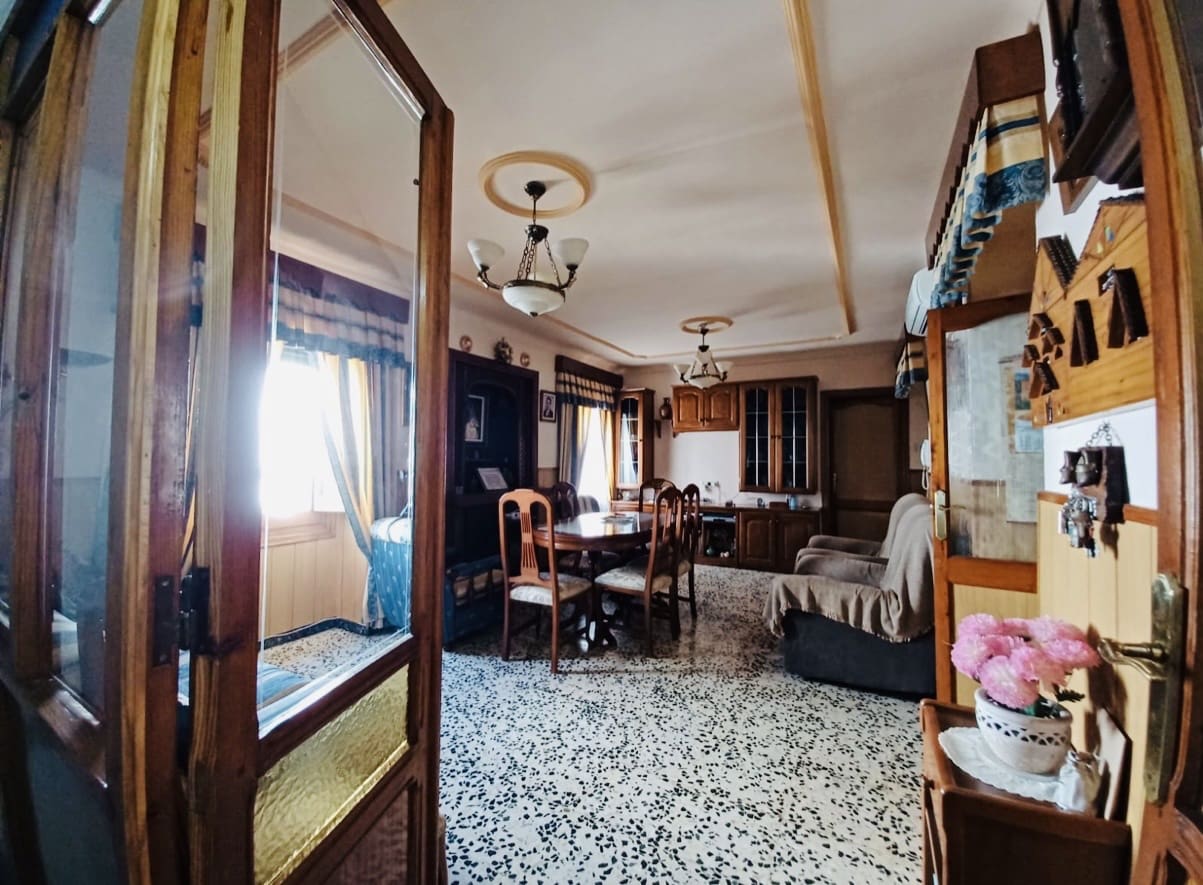 4 soveværelse Byhus til salg i Iznajar - € 114.900 (Ref: 9812452)