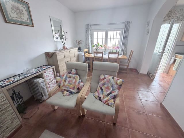 Casa de 4 habitaciones en Fuente de Piedra en venta con piscina - 154.950 € (Ref: 9813489)