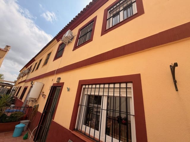 Casa de 4 habitaciones en Fuente de Piedra en venta con piscina - 154.950 € (Ref: 9813489)