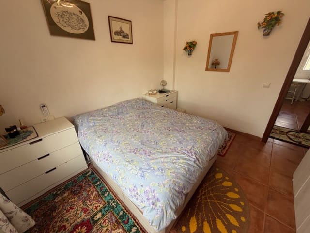 Casa de 4 habitaciones en Fuente de Piedra en venta con piscina - 154.950 € (Ref: 9813489)