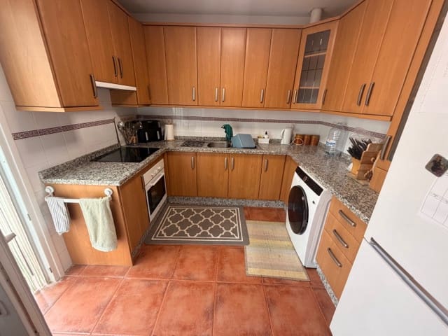 Casa de 4 habitaciones en Fuente de Piedra en venta con piscina - 154.950 € (Ref: 9813489)