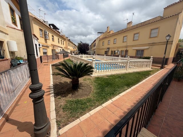 Casa de 4 habitaciones en Fuente de Piedra en venta con piscina - 154.950 € (Ref: 9813489)