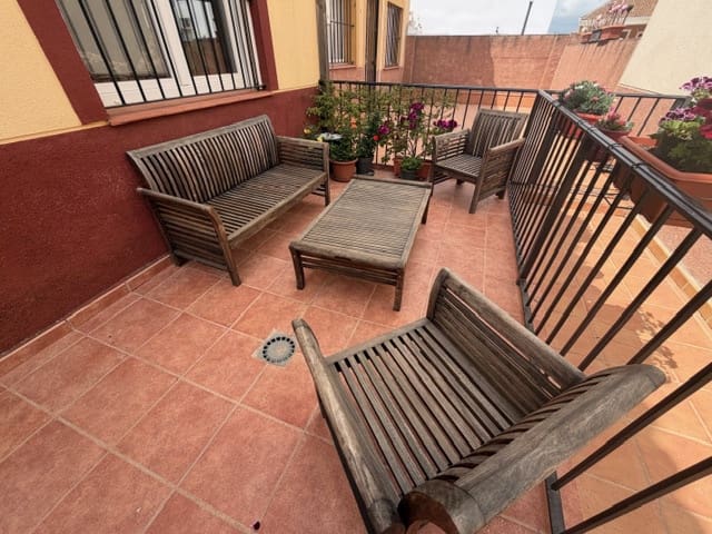 Casa de 4 habitaciones en Fuente de Piedra en venta con piscina - 154.950 € (Ref: 9813489)