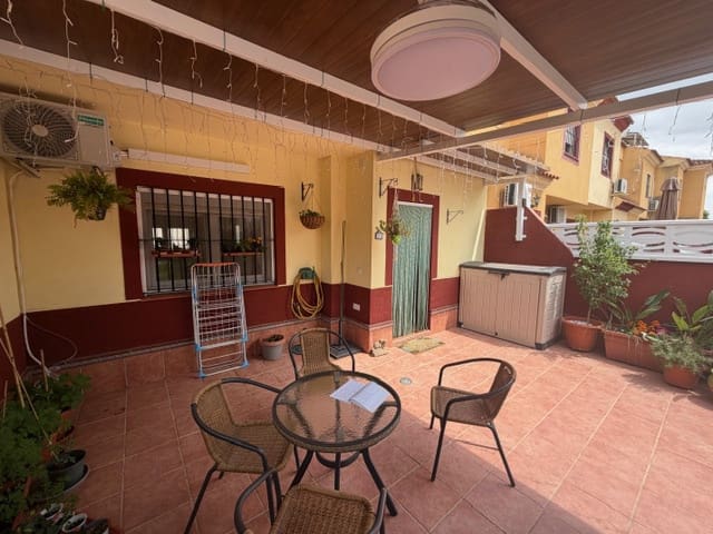 Casa de 4 habitaciones en Fuente de Piedra en venta con piscina - 154.950 € (Ref: 9813489)
