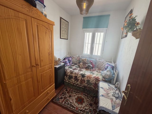 Casa de 4 habitaciones en Fuente de Piedra en venta con piscina - 154.950 € (Ref: 9813489)