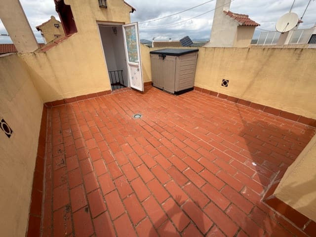 Casa de 4 habitaciones en Fuente de Piedra en venta con piscina - 154.950 € (Ref: 9813489)