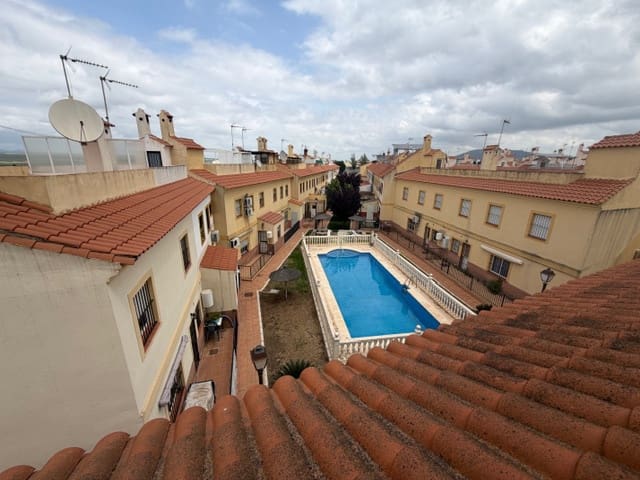 Casa de 4 habitaciones en Fuente de Piedra en venta con piscina - 154.950 € (Ref: 9813489)