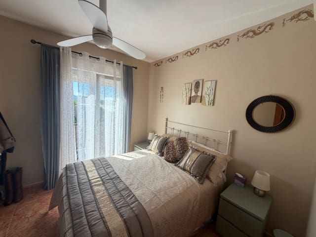 Chalet de 3 habitaciones en Fuente de Piedra en venta con piscina - 259.950 € (Ref: 9824008)