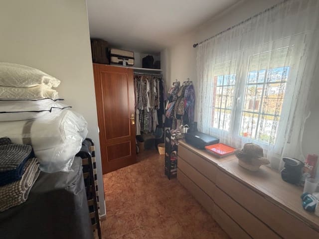 Chalet de 3 habitaciones en Fuente de Piedra en venta con piscina - 259.950 € (Ref: 9824008)