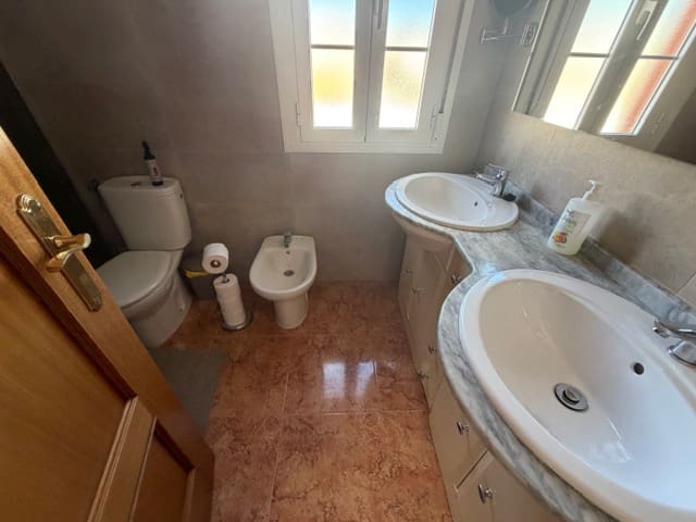 Chalet de 3 habitaciones en Fuente de Piedra en venta con piscina - 259.950 € (Ref: 9824008)