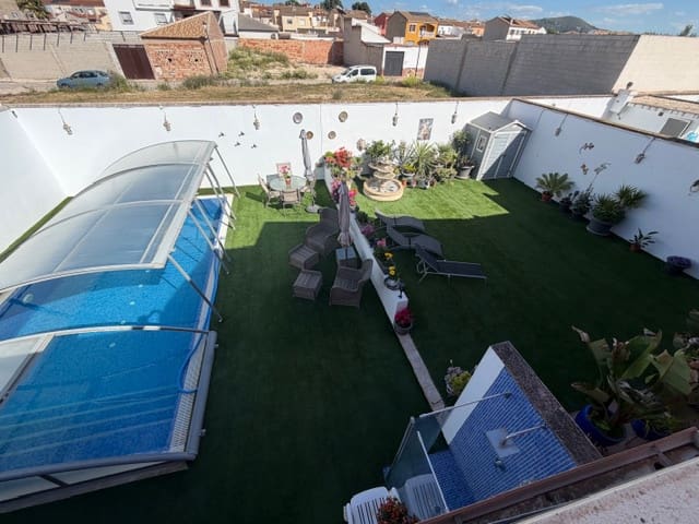 Chalet de 3 habitaciones en Fuente de Piedra en venta con piscina - 259.950 € (Ref: 9824008)