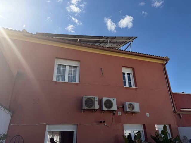 Chalet de 3 habitaciones en Fuente de Piedra en venta con piscina - 259.950 € (Ref: 9824008)