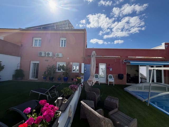 Chalet de 3 habitaciones en Fuente de Piedra en venta con piscina - 259.950 € (Ref: 9824008)