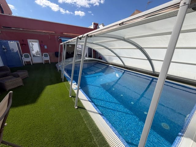 Chalet de 3 habitaciones en Fuente de Piedra en venta con piscina - 259.950 € (Ref: 9824008)