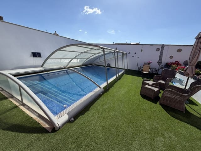 3 bedroom Villa for sale in Fuente de Piedra with pool - € 259,950 (Ref: 9824008)