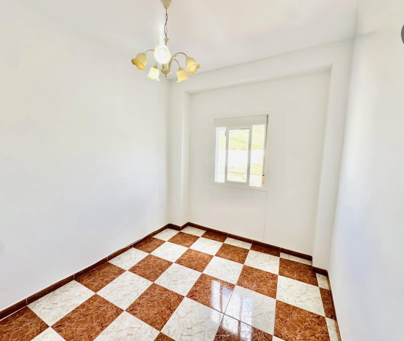 3 Zimmer Haus zu verkaufen in Alameda - 85.000 € (Ref: 9839955)