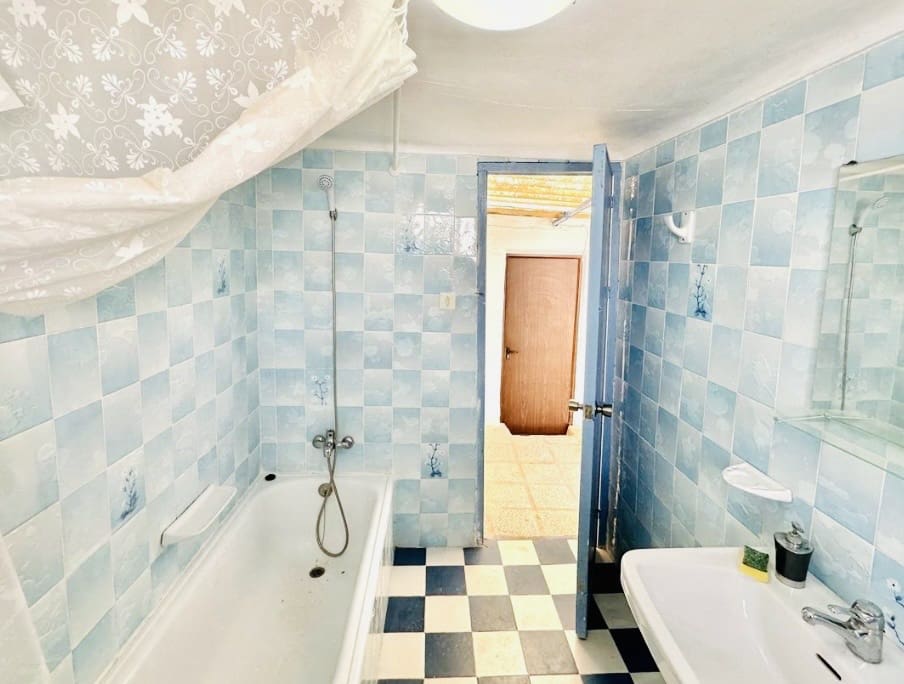 2 bedroom Townhouse for sale in Antequera with garage - € 160,000 (Ref: 9858378)