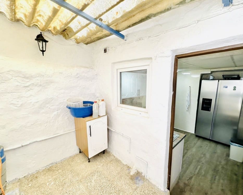 2 bedroom Townhouse for sale in Antequera with garage - € 160,000 (Ref: 9858378)