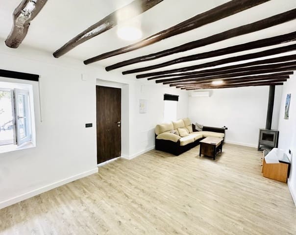 2 soverom Hus til salgs i Antequera med garasje - € 160 000 (Ref: 9858378)
