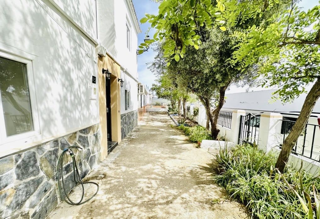 2 bedroom Townhouse for sale in Antequera with garage - € 160,000 (Ref: 9858378)