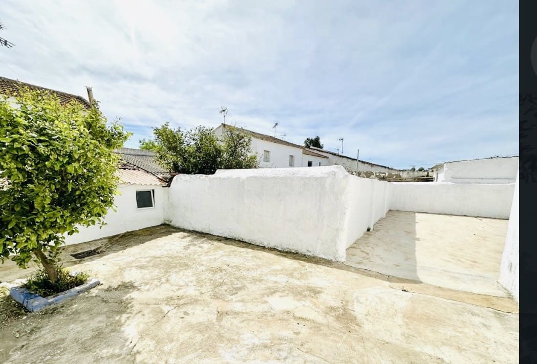 2 bedroom Townhouse for sale in Antequera with garage - € 160,000 (Ref: 9858378)