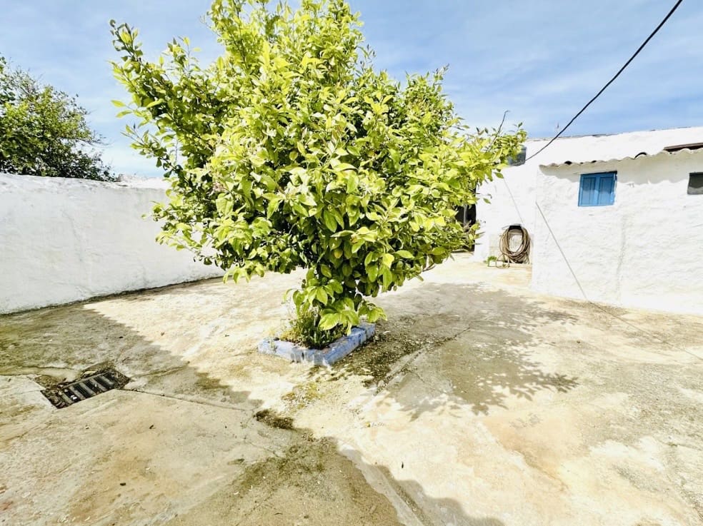2 bedroom Townhouse for sale in Antequera with garage - € 160,000 (Ref: 9858378)