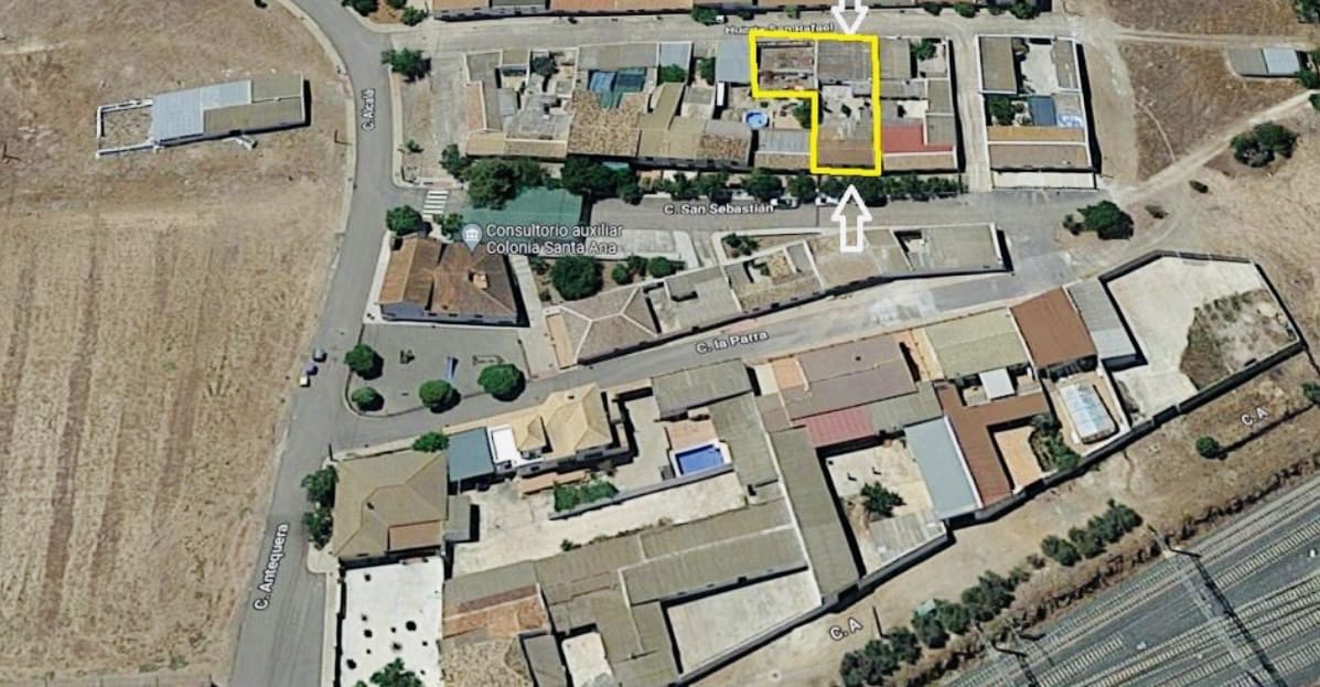 2 bedroom Townhouse for sale in Antequera with garage - € 160,000 (Ref: 9858378)