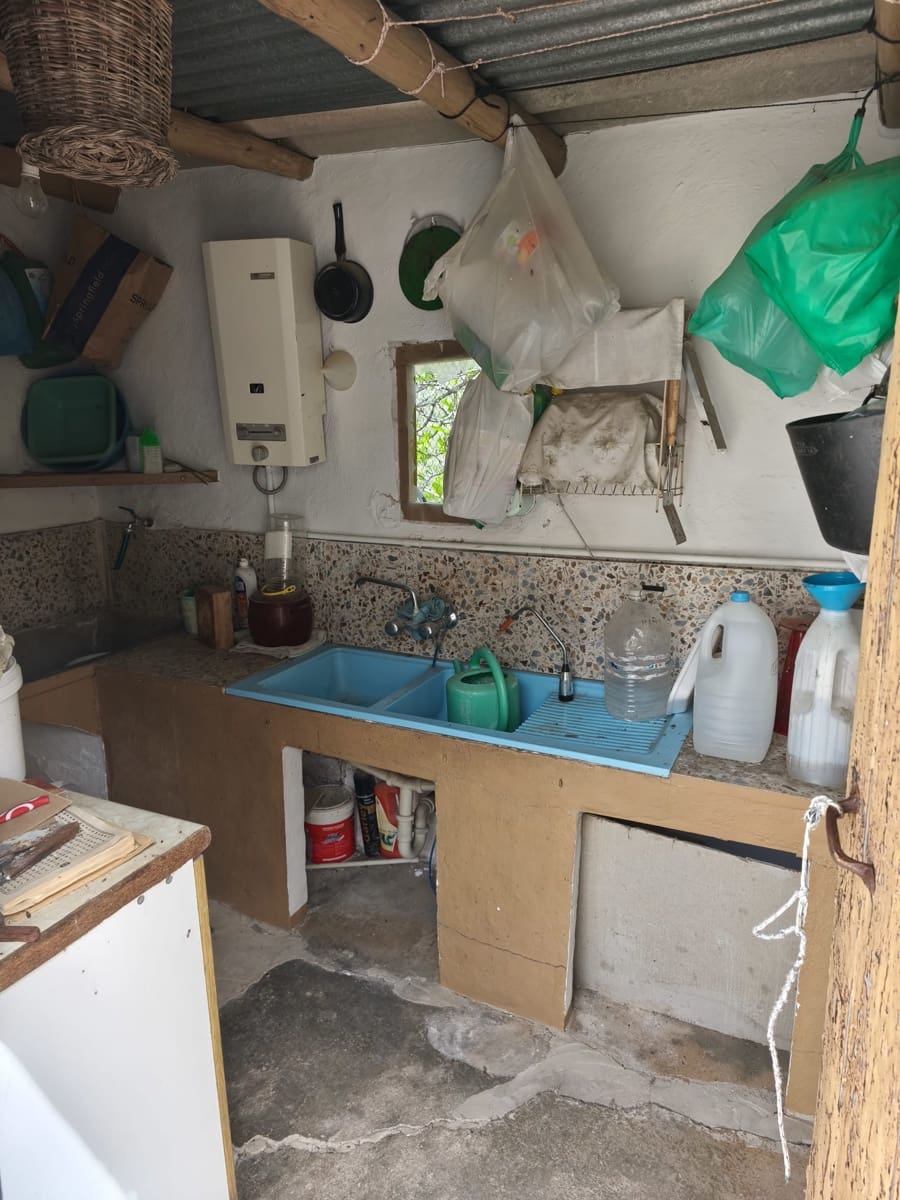 4 bedroom Finca/Country House for sale in Iznajar - € 139,000 (Ref: 9858844)